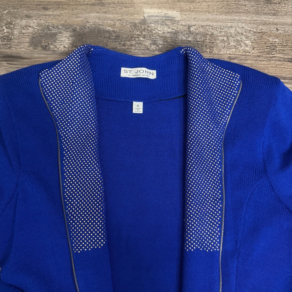 St. John Women’s Blue Knit Skirt Suit Embellished Jacket With Gold Accents Sz 12 - Picture 5 of 12